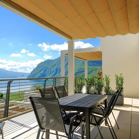 Costa Blu - Pool And Terrace Overlooking The Lejlighed *