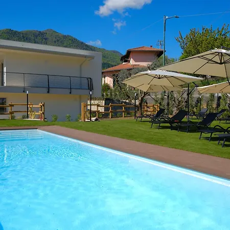 Costa Blu - Pool And Terrace Overlooking The Appartement
