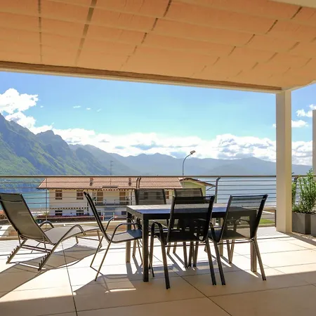 Costa Blu - Pool And Terrace Overlooking The Appartement