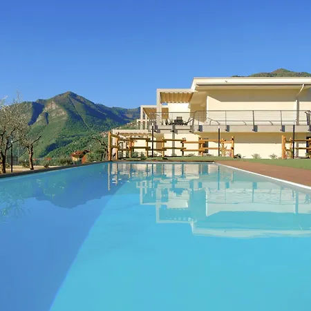 Costa Blu - Pool And Terrace Overlooking The Appartement Riva di Solto