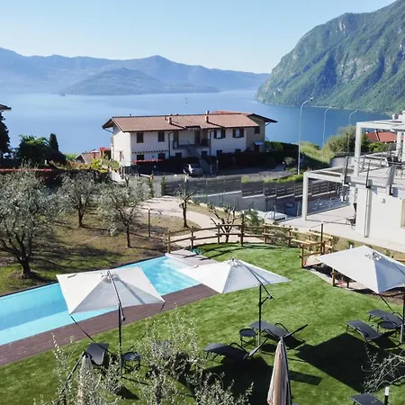 Costa Blu - Pool And Terrace Overlooking The Riva di Solto